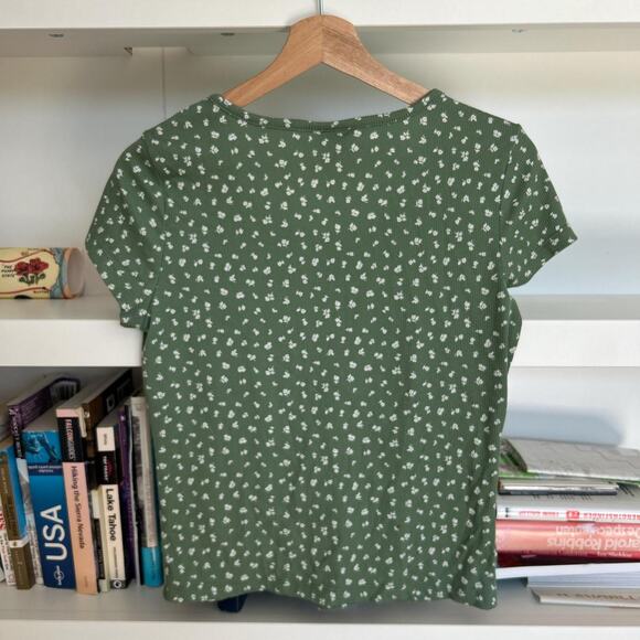 Green and white floral button up - Picture 3 of 3